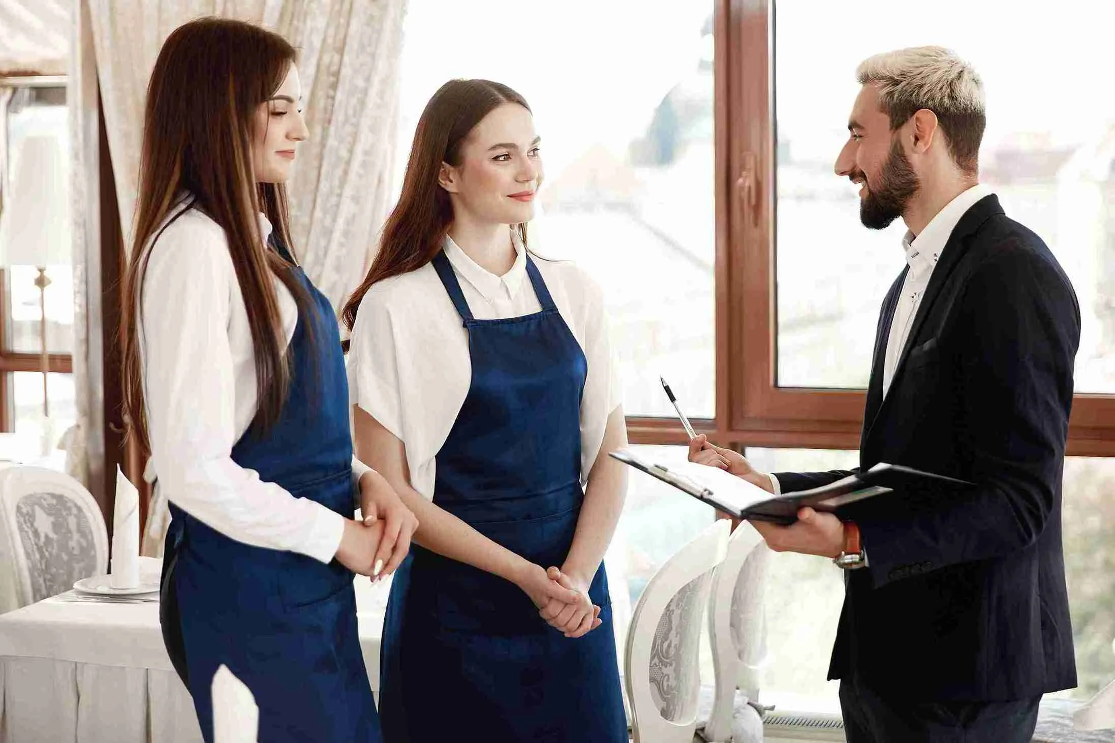 TRAINING HOSPITALITY & HOTEL MANAGEMENT SKILLS FOR RETAIL
