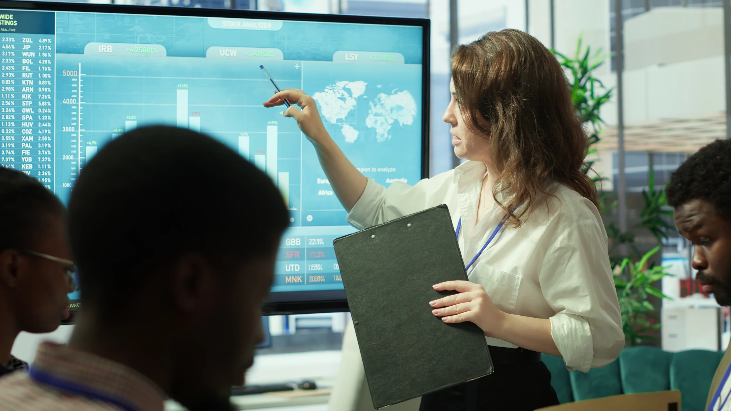 TRAINING MARKETING INSIGHT RETAIL MELALUI ANALISIS DATA