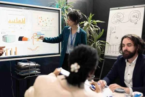 TRAINING RETAIL BUSINESS PRESENTATION WITH POWERPOINT