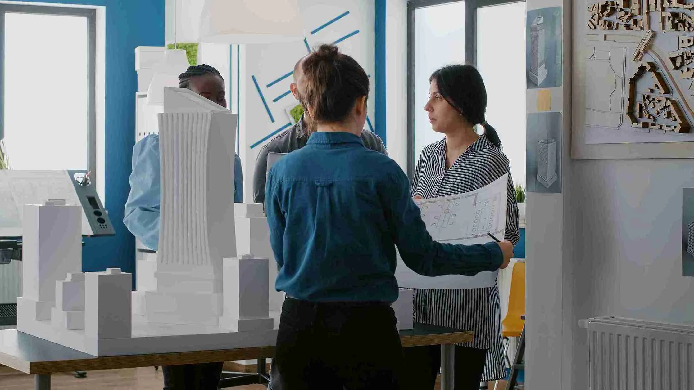 TRAINING 3D RETAIL SPACE PLANNING WITH AUTOCAD
